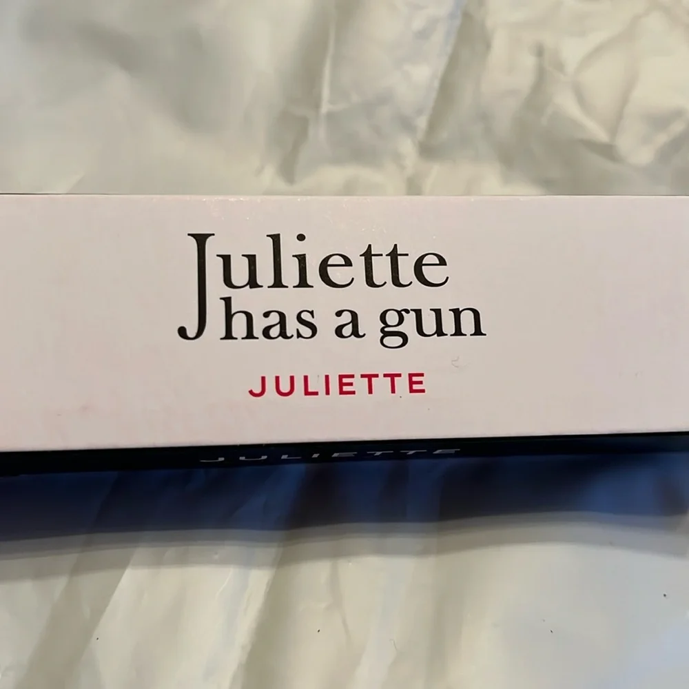 New Juliette Has a Gun woody fruity scent The Iconic Travel Spray 5ml .17 oz NWT